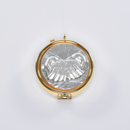 Bread in Hand 15 Capacity Pyx