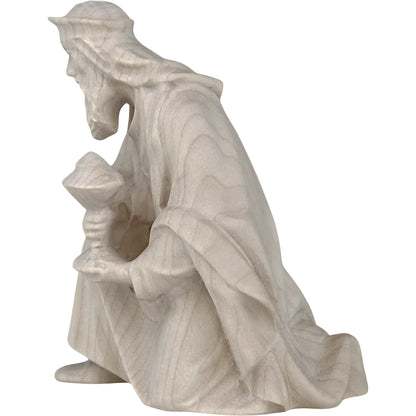 Caspar kneeling - Maple Wood