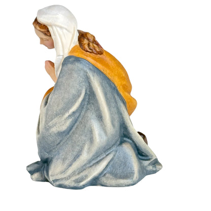 Kneeling Mary in prayer - Maple Wood