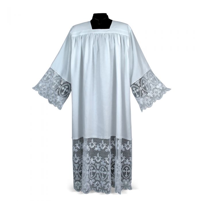 Macramé Alb with Traditional Cross Motif Lace