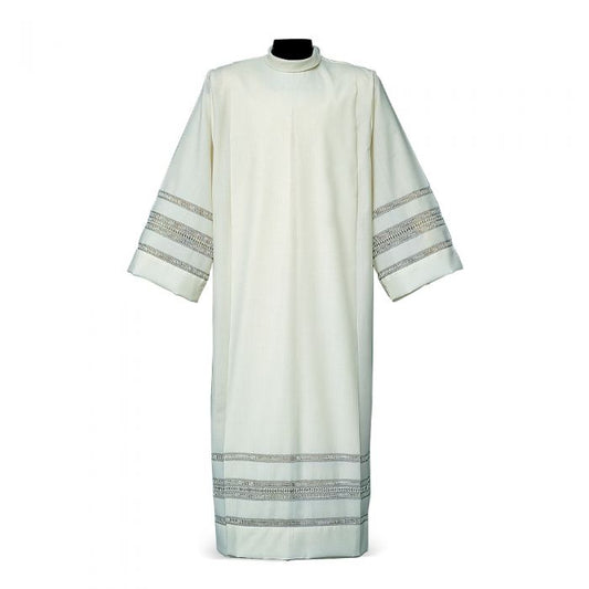 Gigliuccio Papal Alb