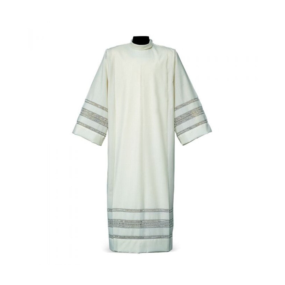 Gigliuccio Papal Alb