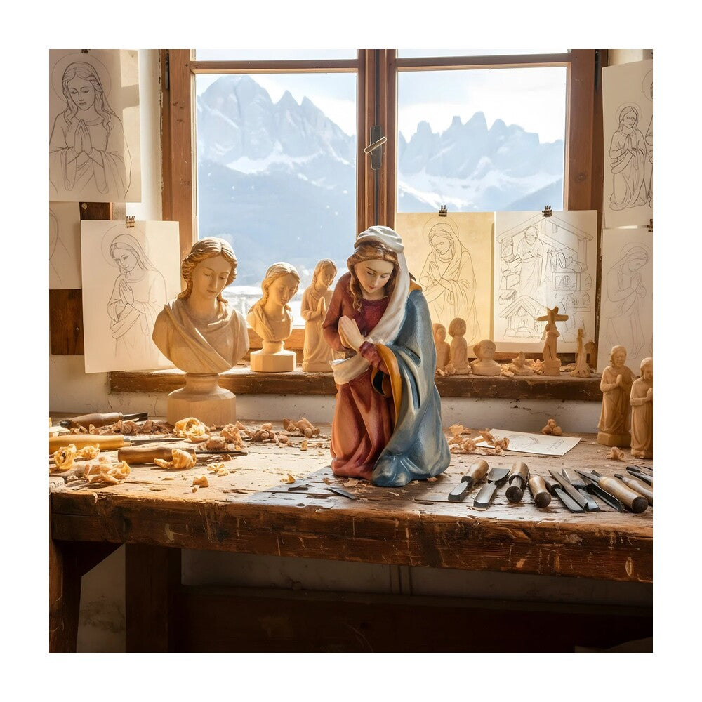 Kneeling Mary in prayer - Maple Wood