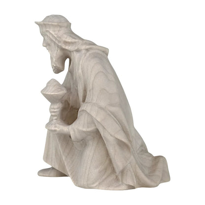 Caspar kneeling - Maple Wood