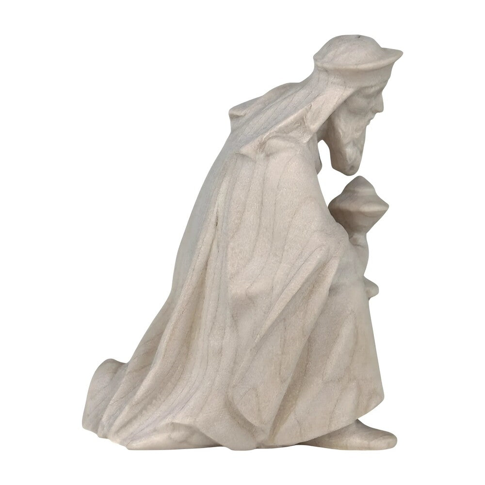 Caspar kneeling - Maple Wood