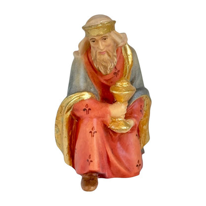 Caspar kneeling - Maple Wood